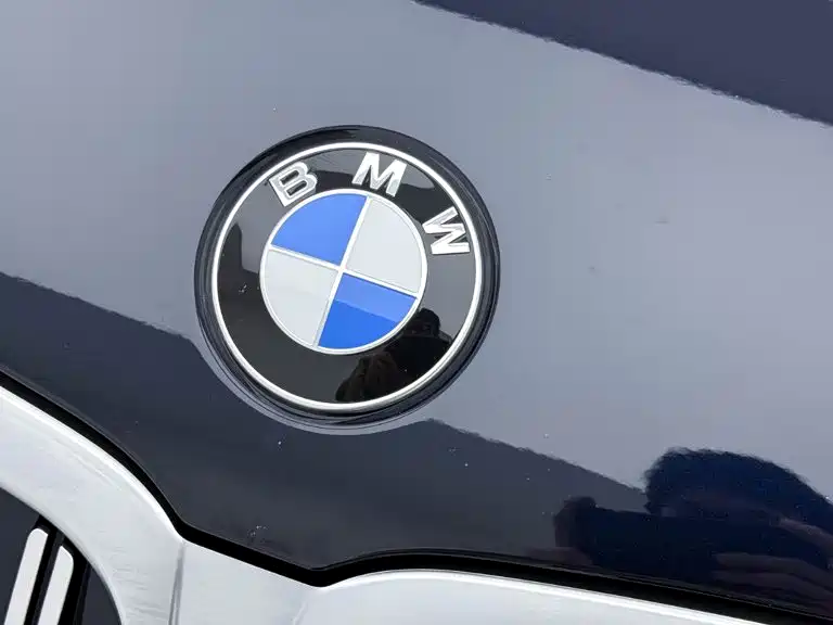 BMW 3 Series 2024 — фото 9