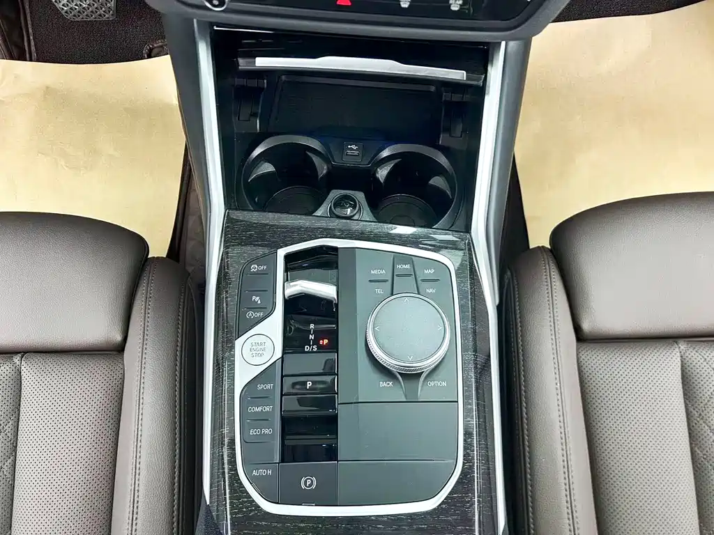 BMW 3 Series 2023 — фото 18