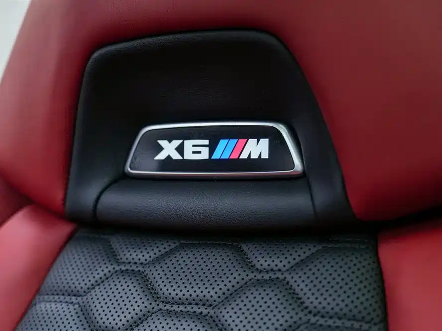 BMW X6 M 2020 — фото 26
