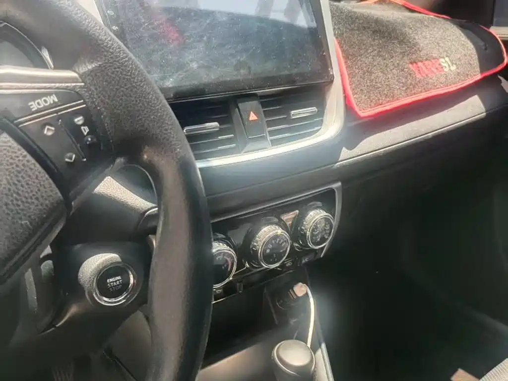 Toyota Yaris L 2022 — фото 9