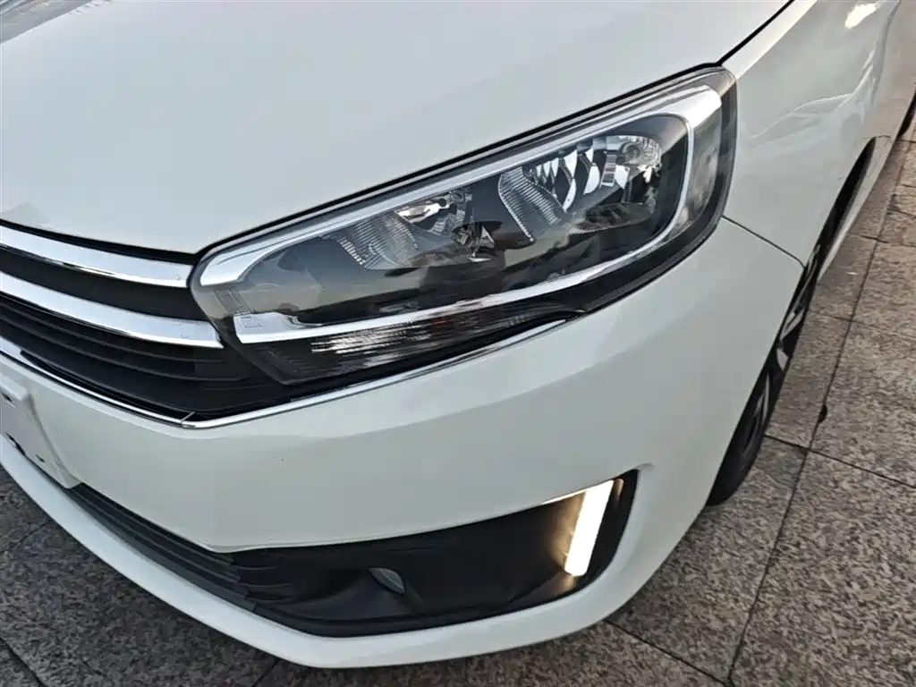 Citroen C4 2018 — фото 24