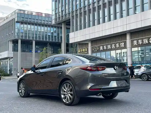 Mazda 3 Axela 2024