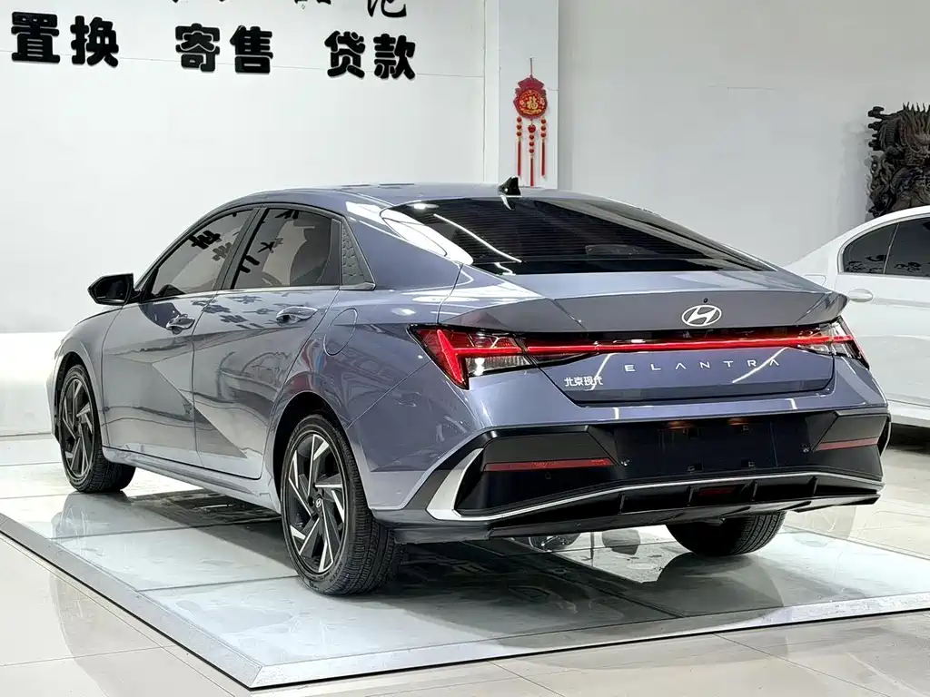 Hyundai Elantra 2023