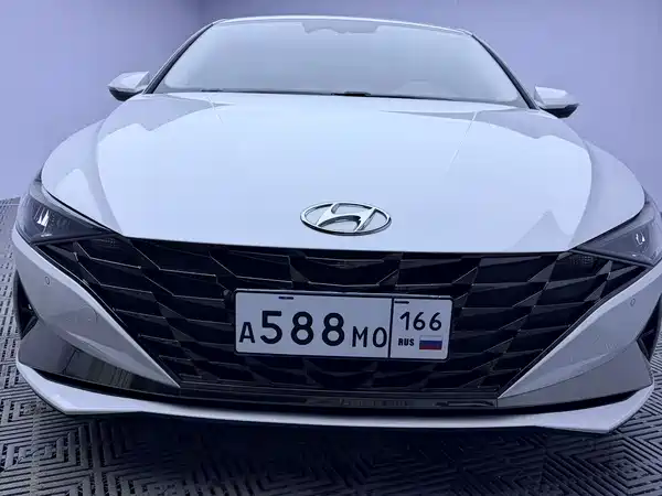 Hyundai Elantra 2022