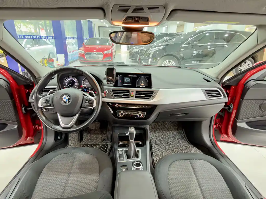BMW 1 Series 2018 — фото 5