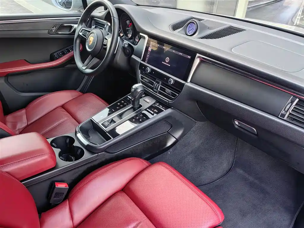Porsche Macan 2023 — фото 11