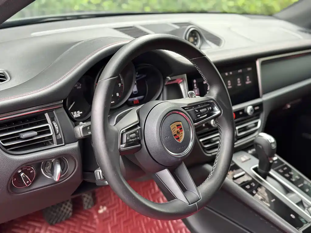 Porsche Macan 2023 — фото 14