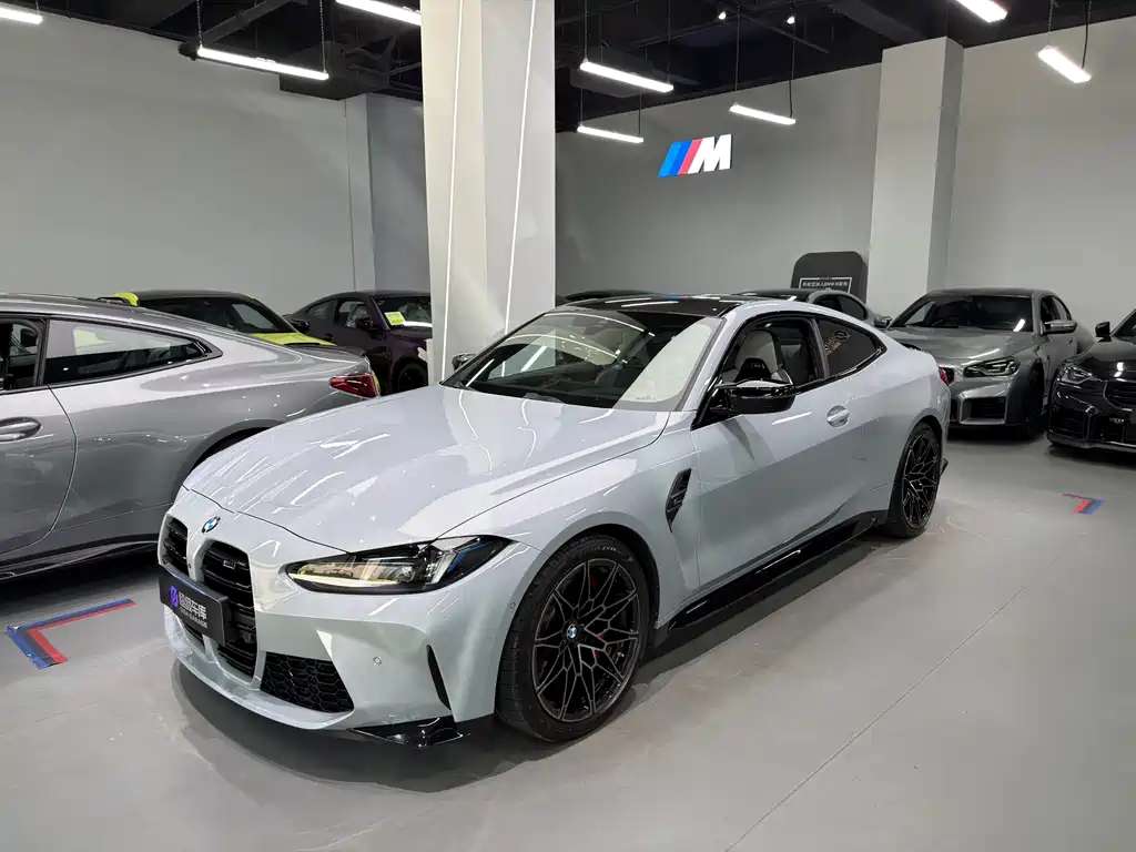 BMW M4 2025 — фото 1