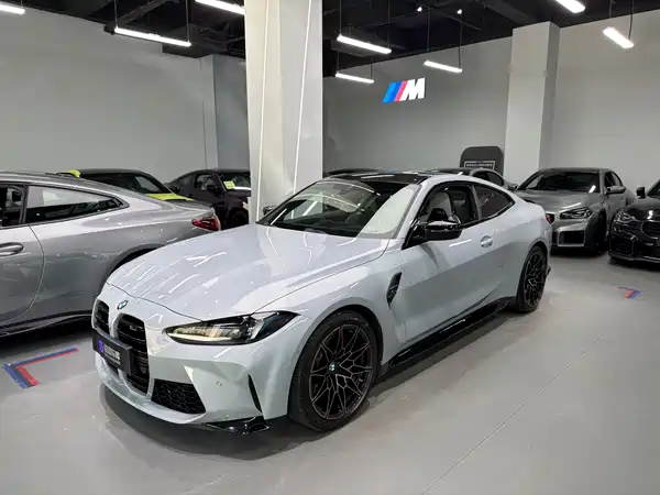BMW M4 2025
