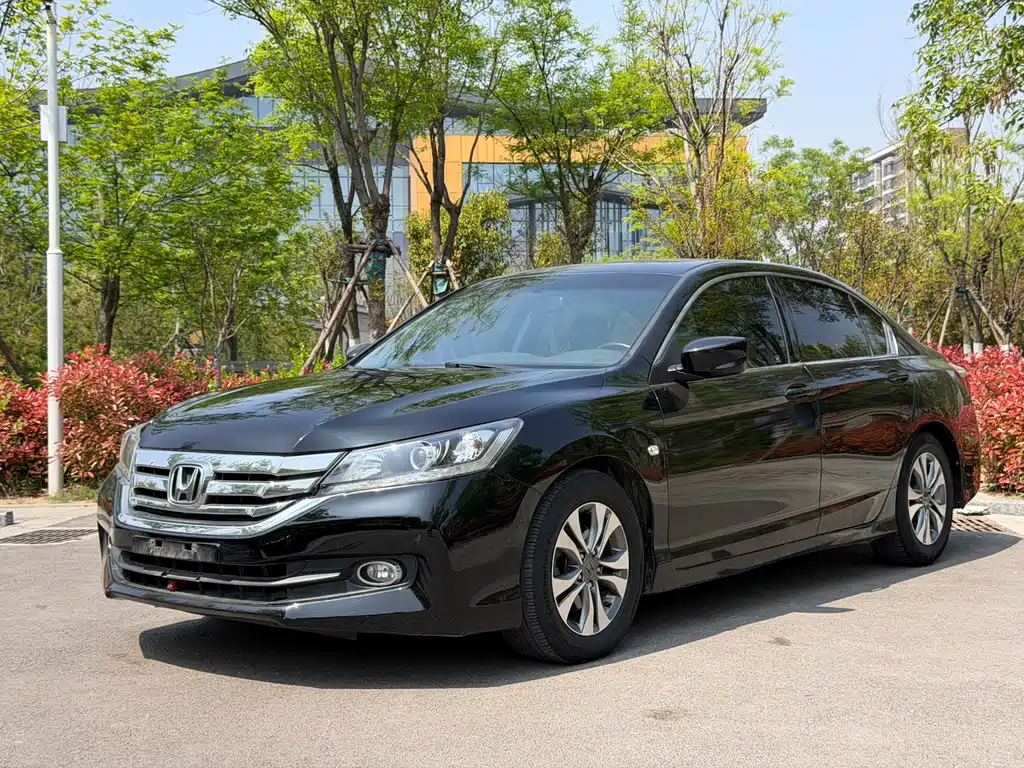 Honda Accord 2015 — фото 4