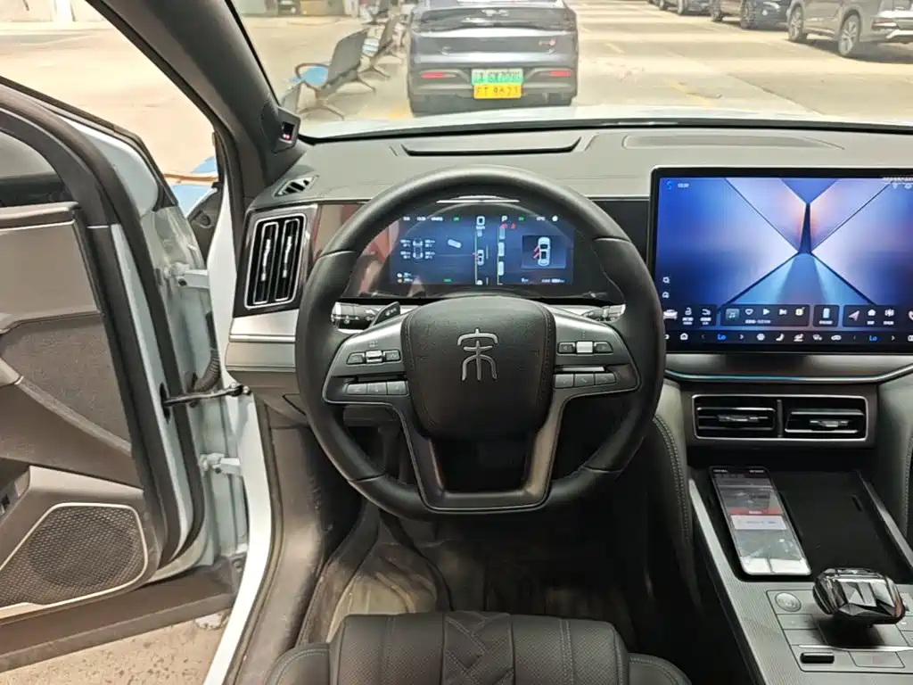 BYD Song L DM-i 2025 — фото 11