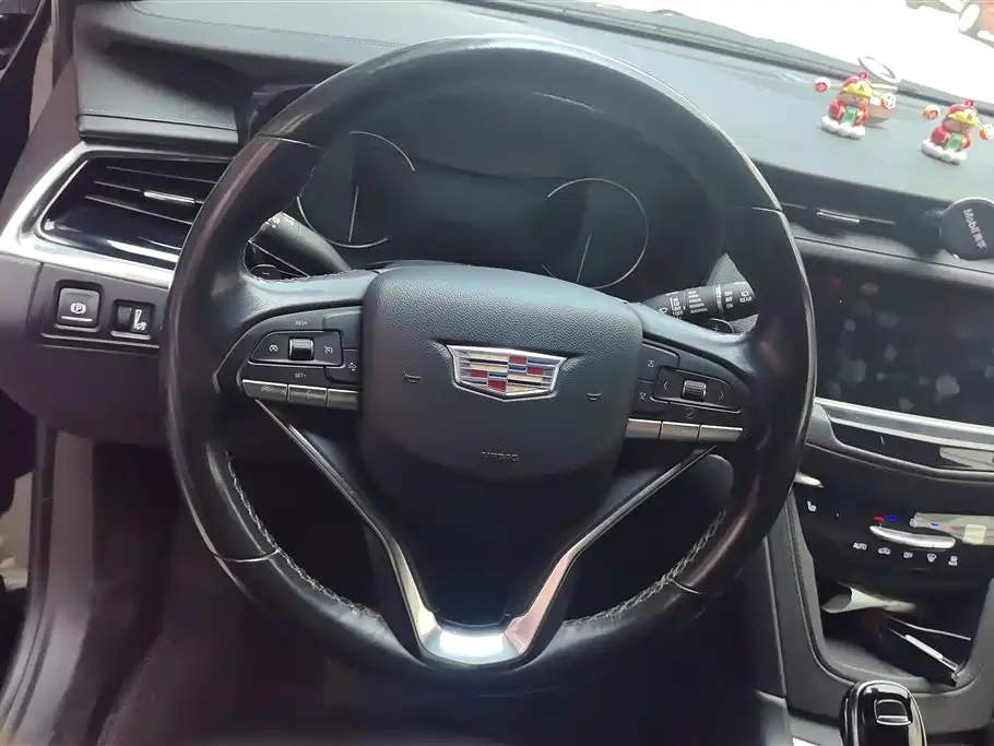Cadillac XT6 2021 — фото 15