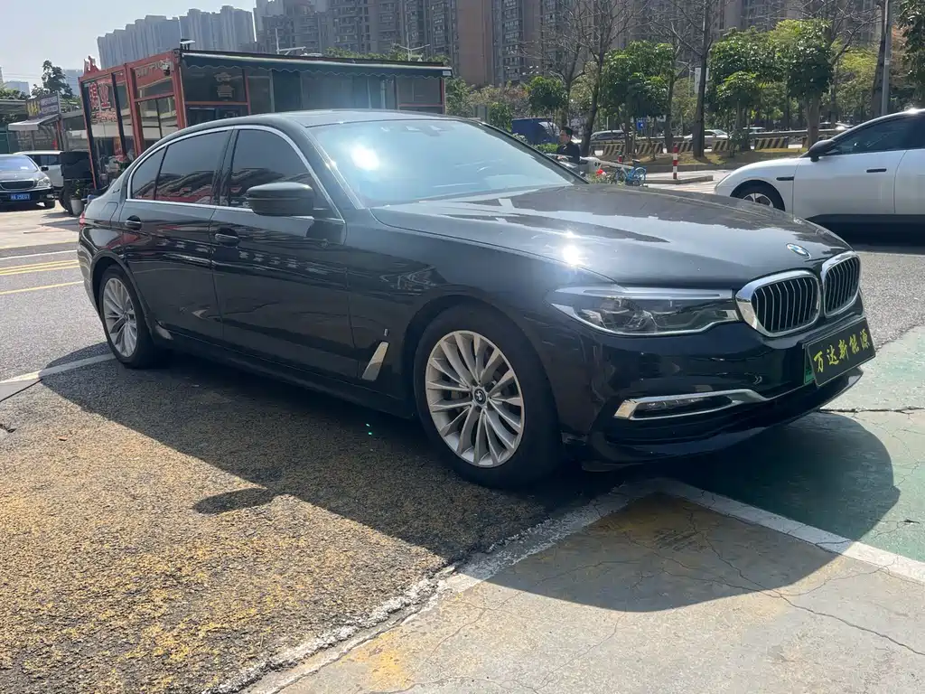 BMW 5 Series New Energy 2019 — фото 3