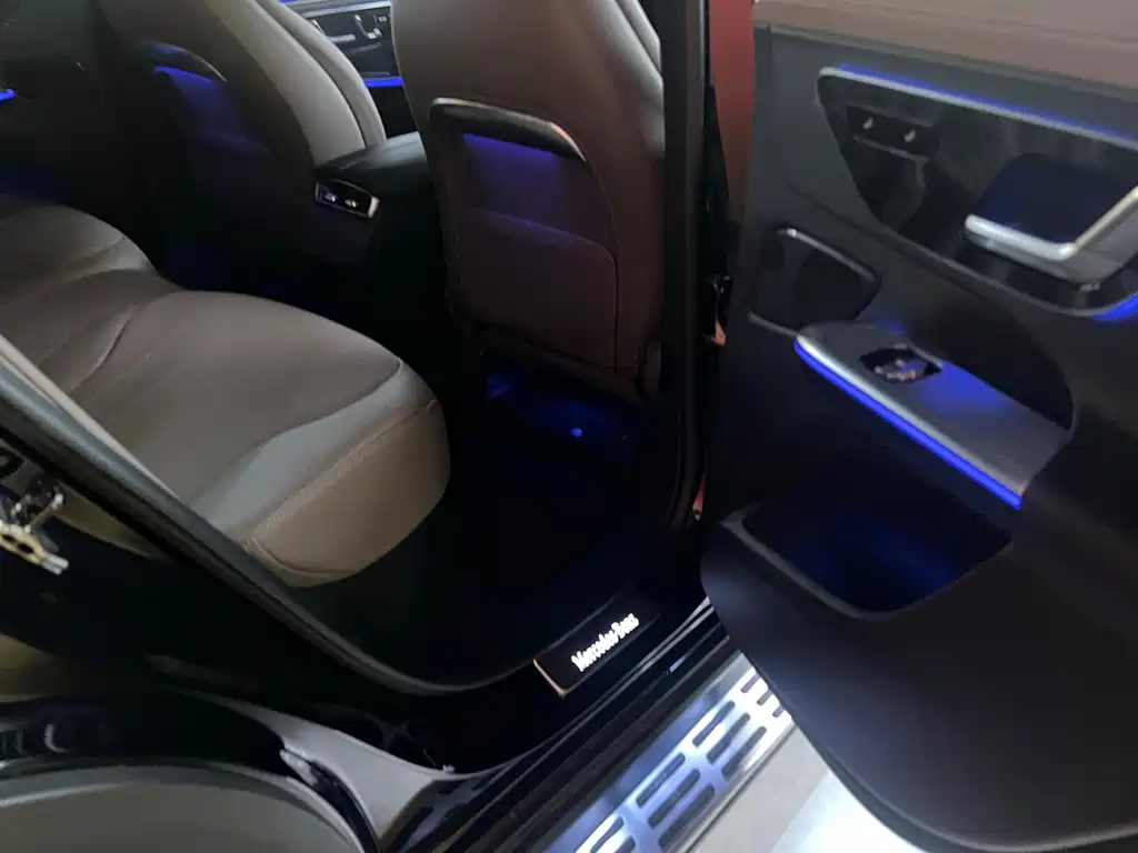 Mercedes-Benz EQE SUV 2025 — фото 11