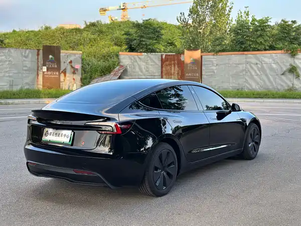 Tesla Model 3 2026