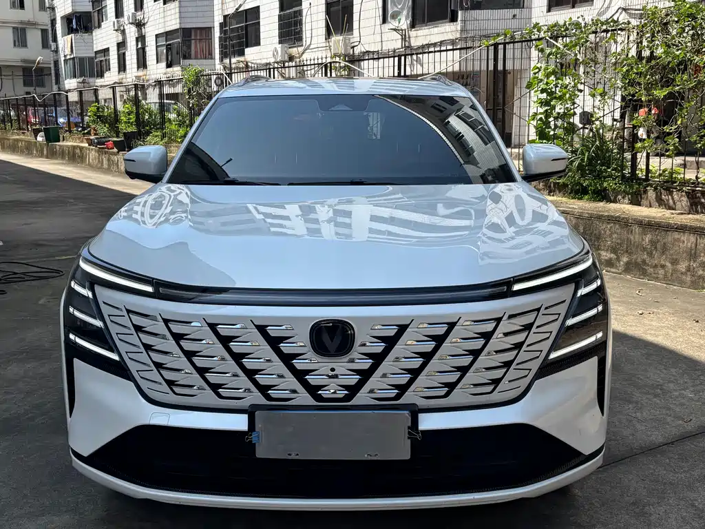 Changan CS75 PLUS 2025 — фото 2