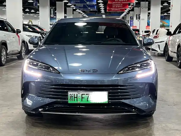 BYD Seal 07 DM-i 2025