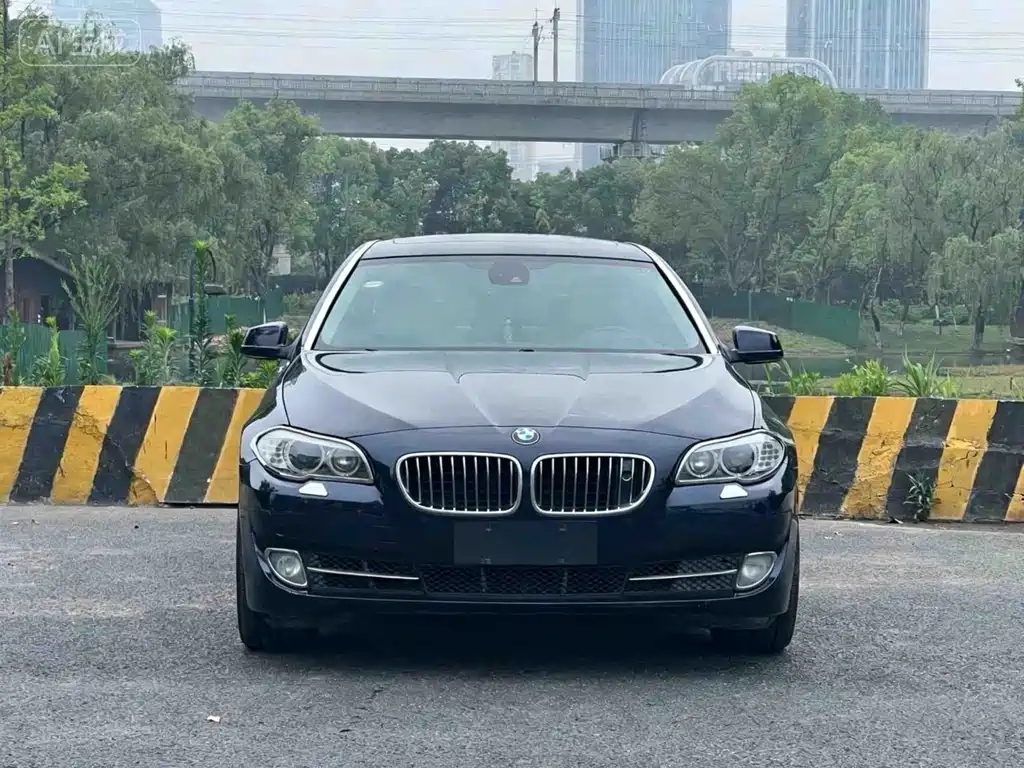 BMW 5 Series 2011 — фото 2