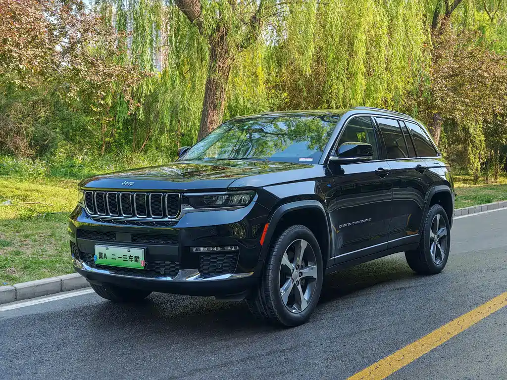 Jeep Grand Cherokee 4xe 2025 — фото 1
