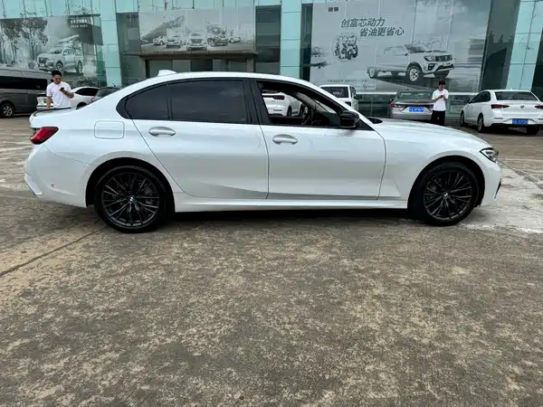 BMW 3 Series 2022