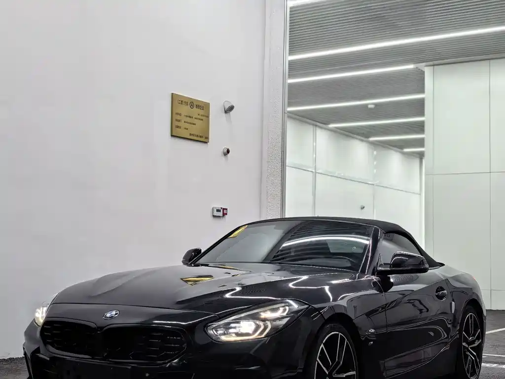 BMW Z4 2023 — фото 1
