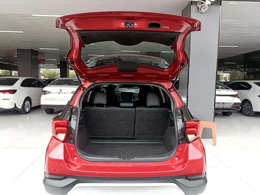 Toyota Yaris L 2022 — фото 19