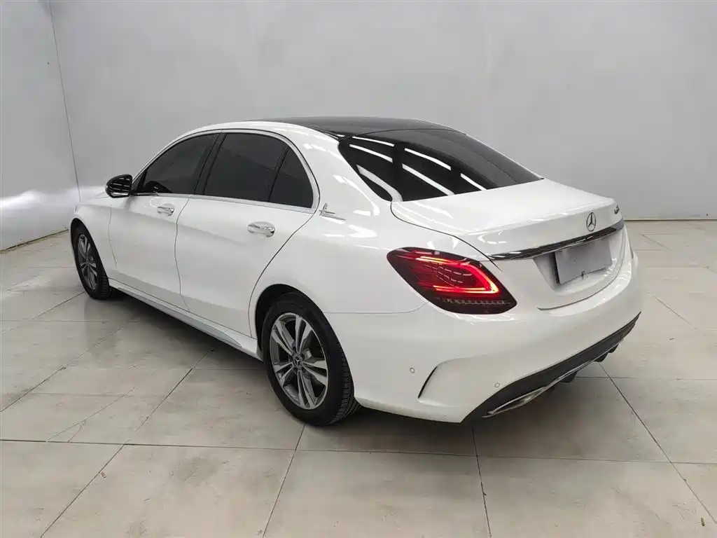 Mercedes-Benz C-Class 2019 — фото 16