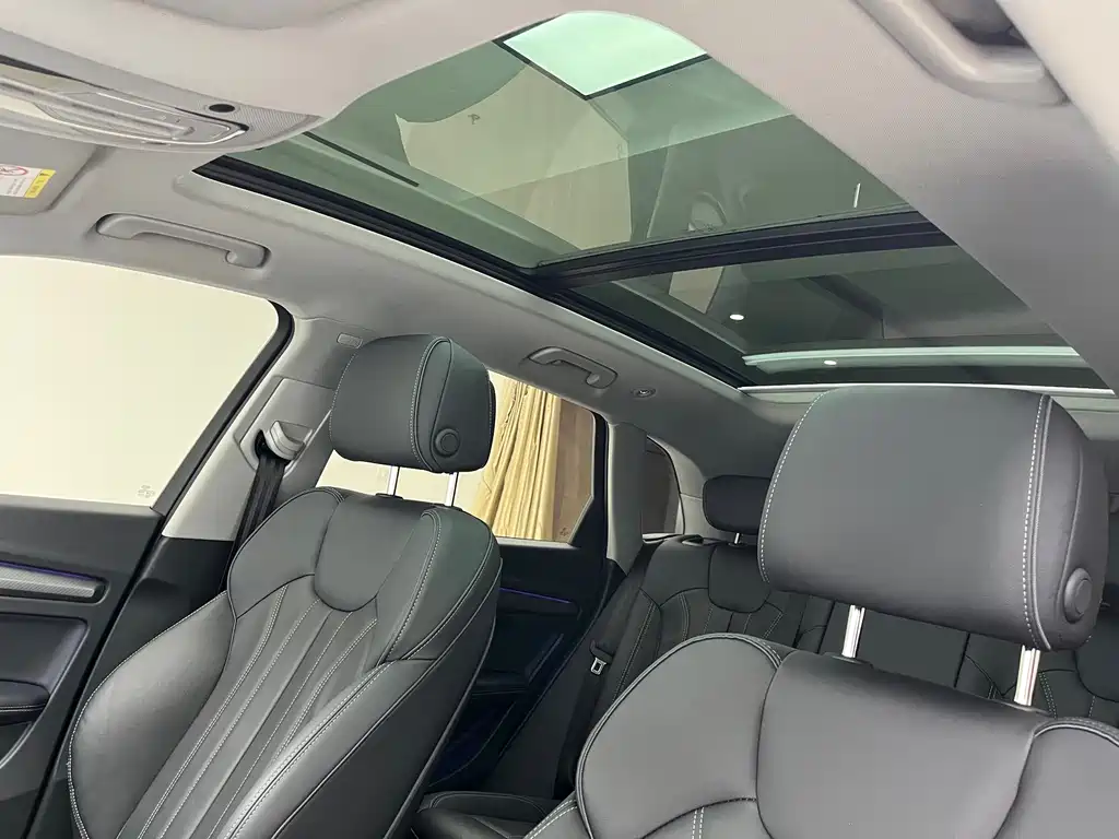 Audi Q5L 2022 — фото 13