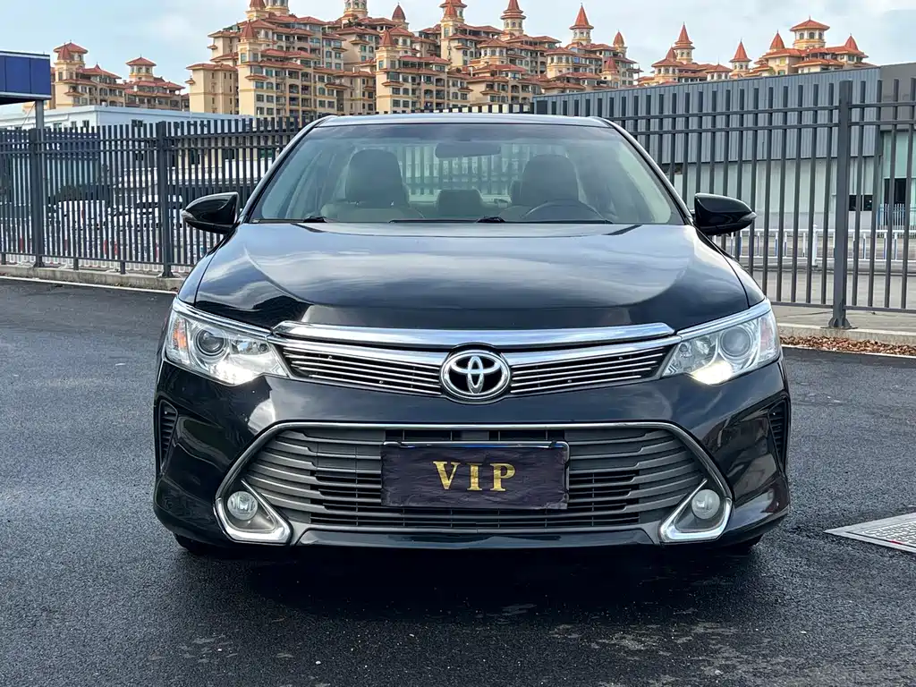 Toyota Camry 2016 — фото 2
