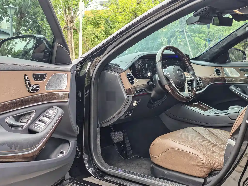 Mercedes-Benz S-Class 2020