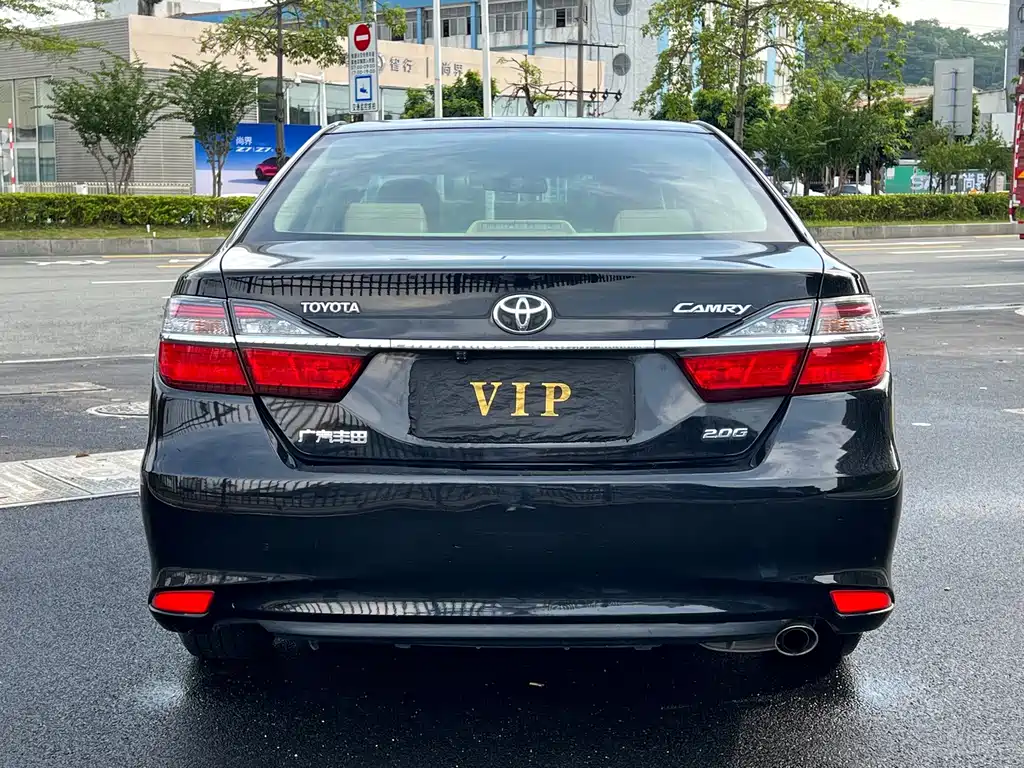 Toyota Camry 2016 — фото 13