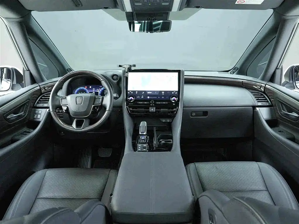 Toyota Vellfire 2024 — фото 6