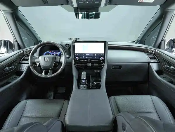 Toyota Vellfire 2024