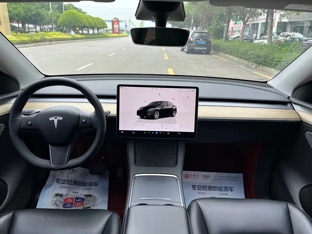 Tesla Model Y 2023 — фото 13