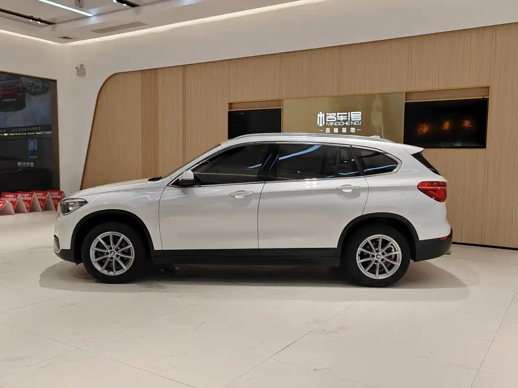 BMW X1 2019 — фото 7