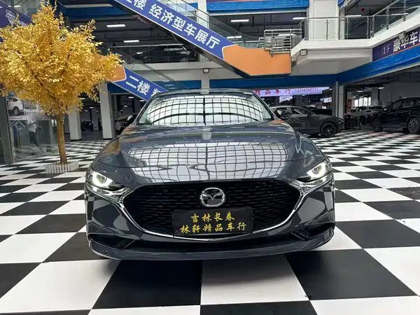 Mazda 3 Axela 2023