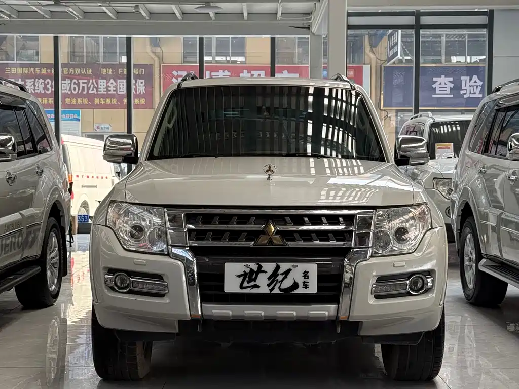 Mitsubishi Pajero 2018 — фото 1