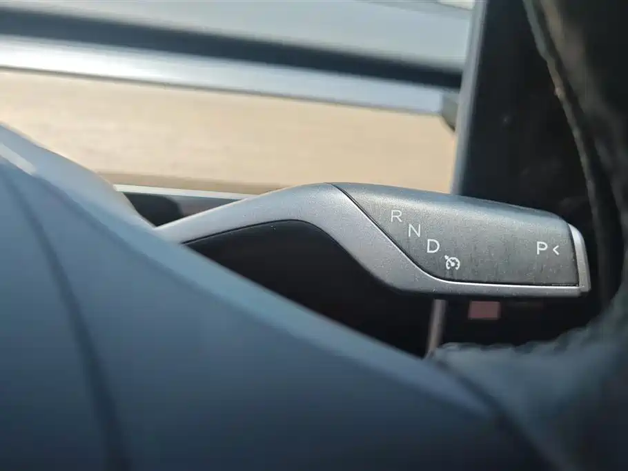 Tesla Model Y 2022 — фото 16