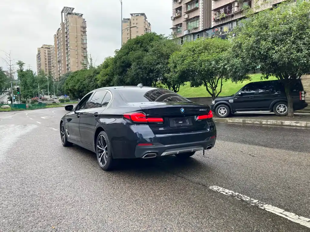 BMW 5 Series 2021 — фото 16