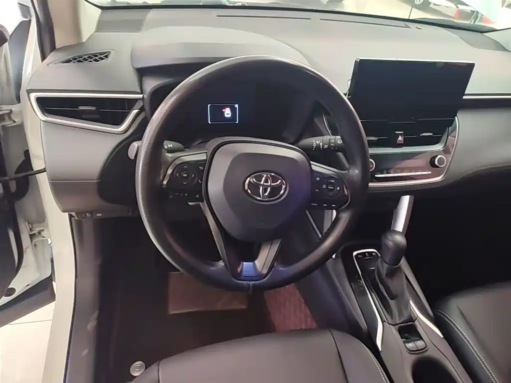 Toyota Corolla Cross 2023 — фото 11