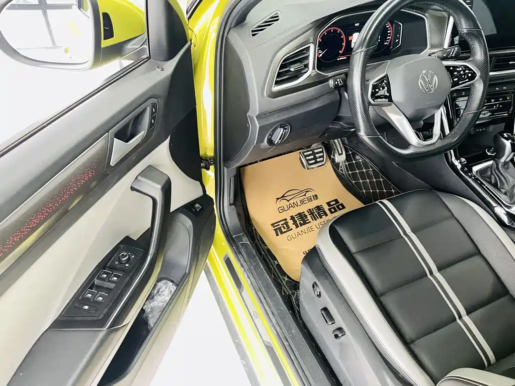 Volkswagen T-Roc 2023