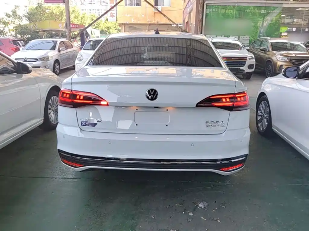 Volkswagen Bora 2023