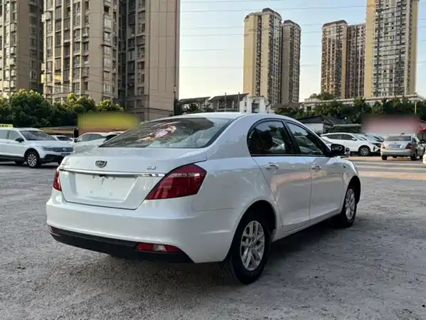 Geely Emgrand 2017