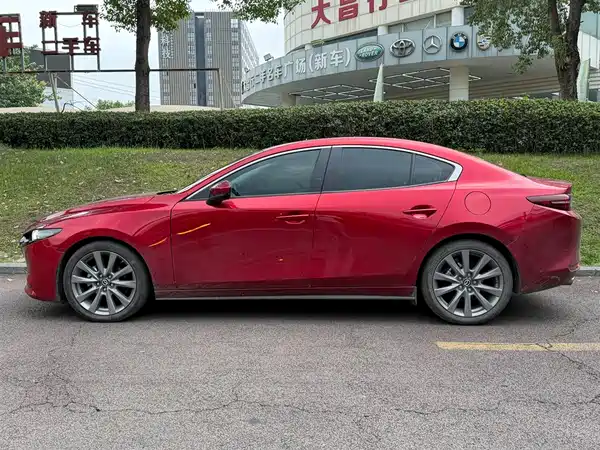 Mazda 3 Axela 2023
