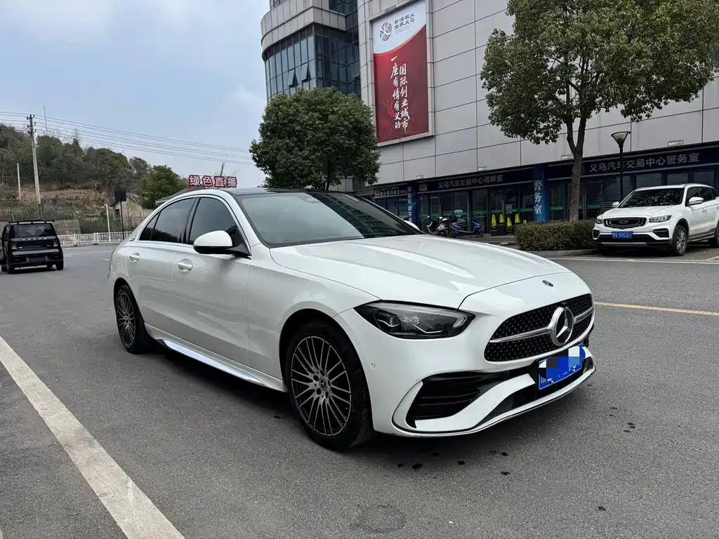 Mercedes-Benz C-Class 2023 — фото 3