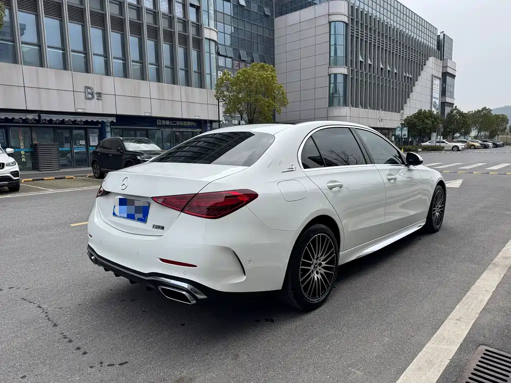 Mercedes-Benz C-Class 2023 — фото 6