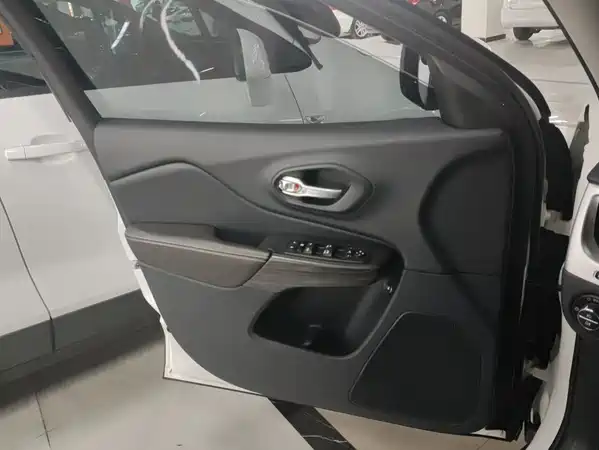 Jeep Cherokee 2016