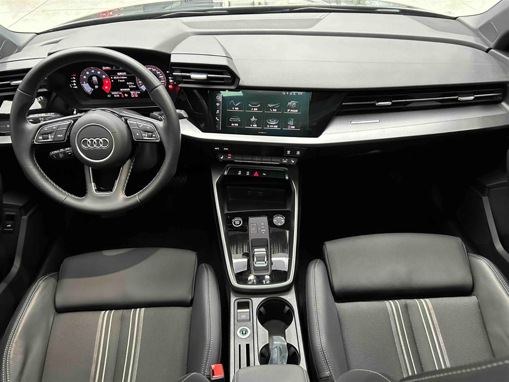 Audi A3 2023 — фото 2
