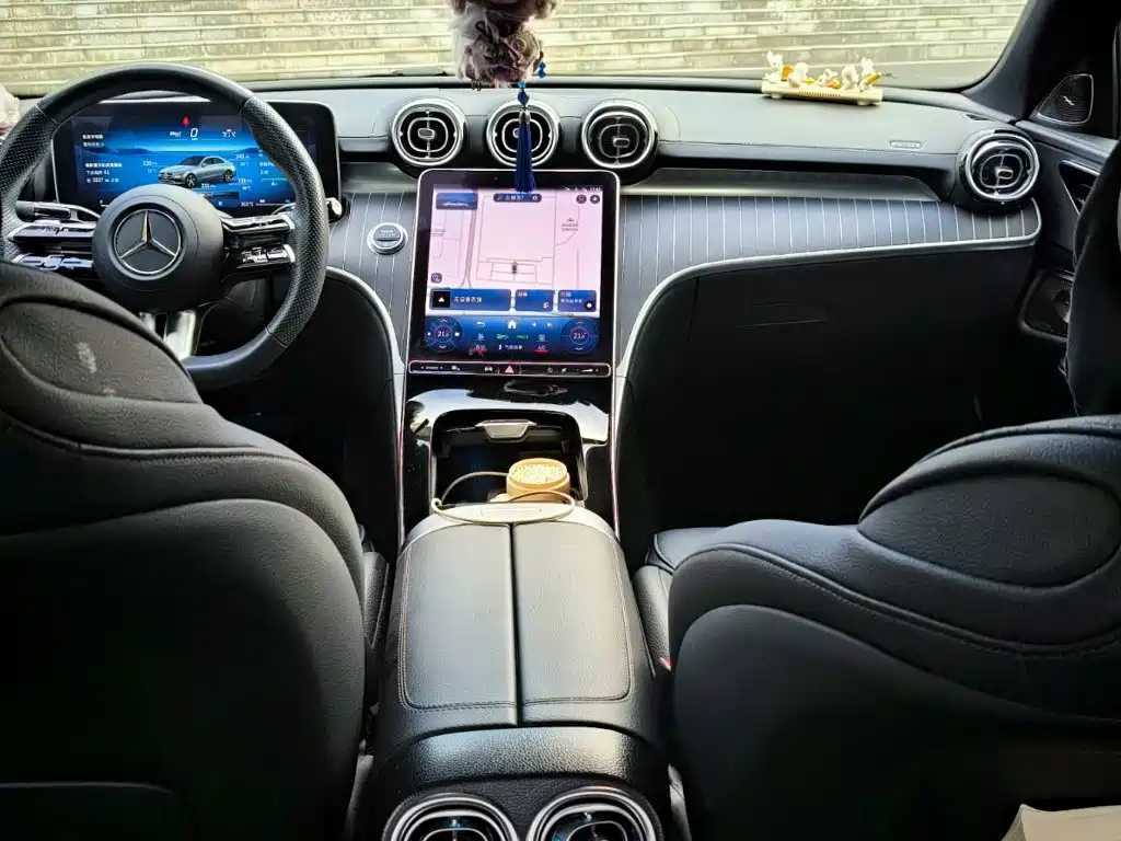 Mercedes-Benz C-Class 2024 — фото 10