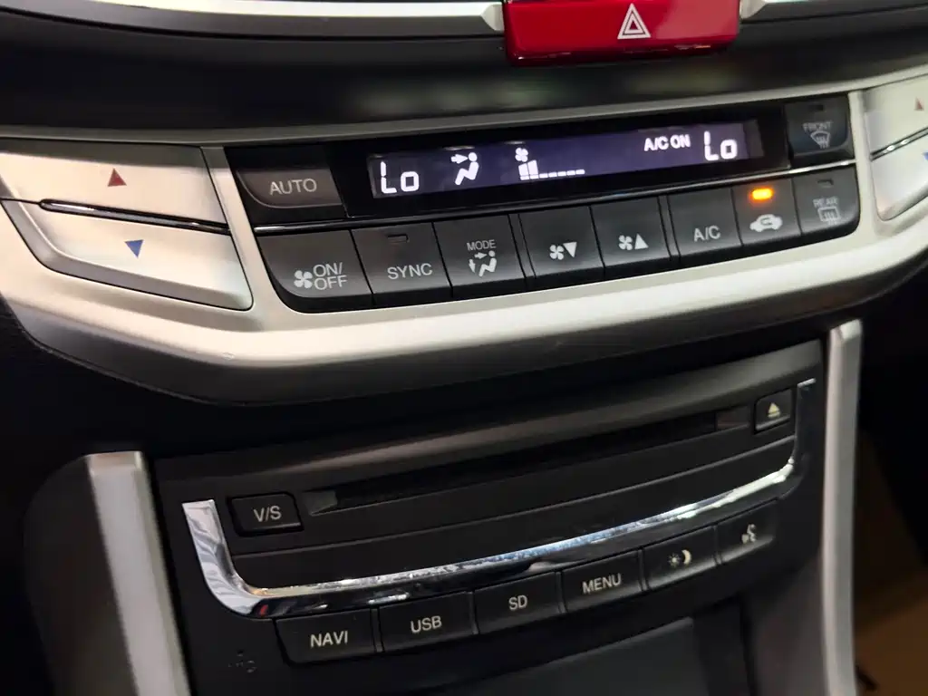 Honda Accord 2014 — фото 15